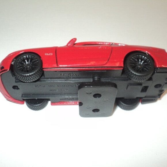 Maisto 2015 Ford Mustang GT Red Scale 1:40 Doors Open On Stand Diecast - Picture 6 of 7